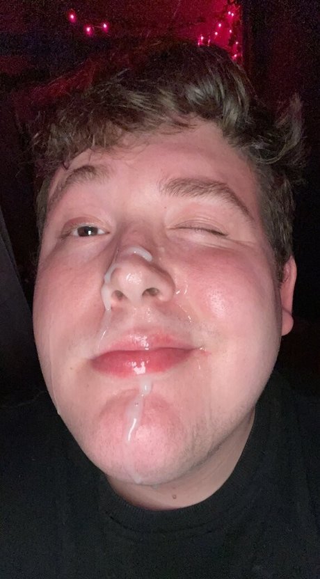 Naakte gelekte OnlyFans-foto van Chubbysucker