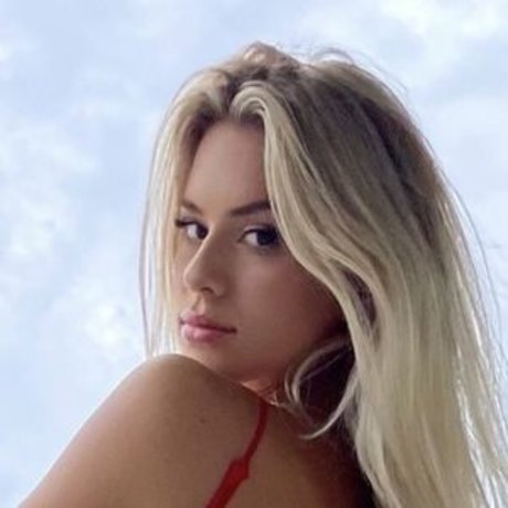 Naakte gelekte OnlyFans-foto van Katie Colleen