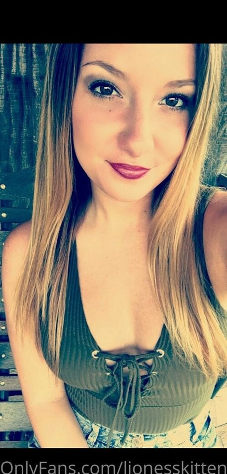 Naakte gelekte OnlyFans-foto van Lionesskitten