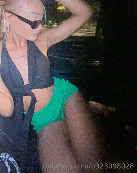 Naakte gelekte OnlyFans-foto van Unboxingbrandy