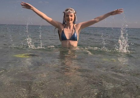Naakte gelekte OnlyFans-foto van Tegan Josie