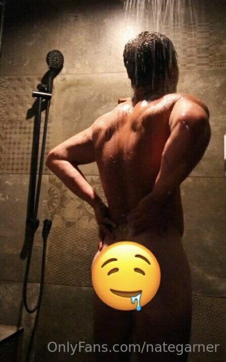 Naakte gelekte OnlyFans-foto van Nategarner
