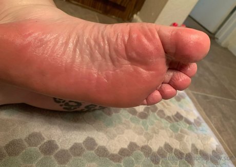 Naakte gelekte OnlyFans-foto van Honeydewsole