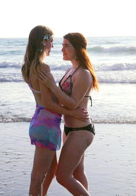 Naakte gelekte OnlyFans-foto van Temperedteria