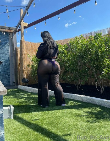 Naakte gelekte OnlyFans-foto van Bellabun Bo Bae
