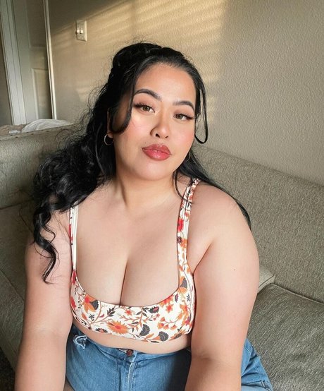 Naakte gelekte OnlyFans-foto van Bellabun Bo Bae