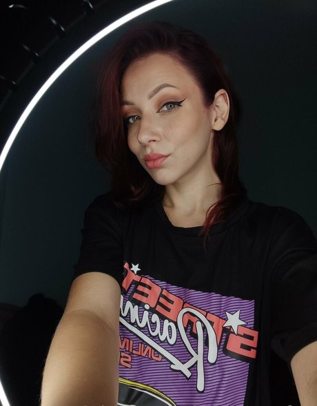 Naakte gelekte OnlyFans-foto van Foxyemmma