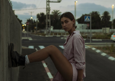 Naakte gelekte OnlyFans-foto van Roni Shif