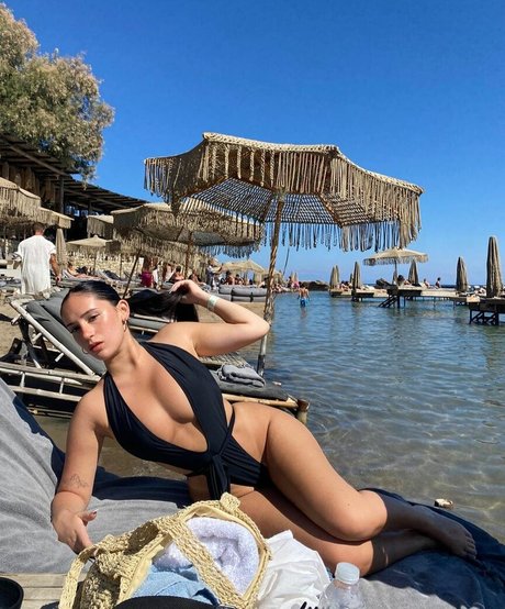 Naakte gelekte OnlyFans-foto van Noy Peer