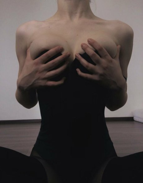 Naakte gelekte OnlyFans-foto van Sophieinyourheart