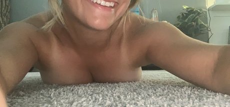 Naakte gelekte OnlyFans-foto van Briannamaple