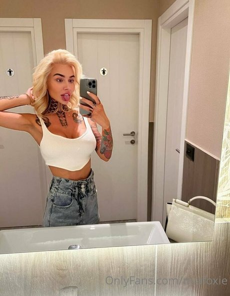 Naakte gelekte OnlyFans-foto van Miafoxybae