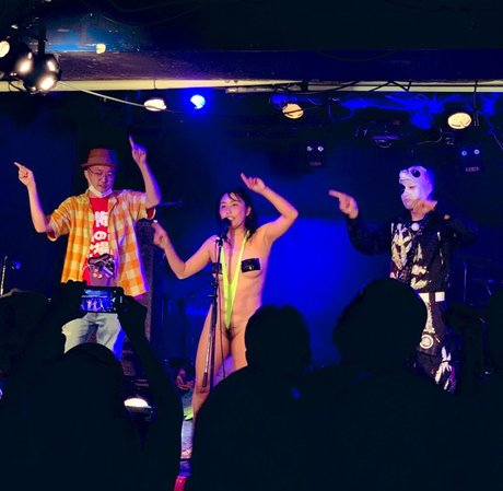 Naakte gelekte OnlyFans-foto van Otsuyu