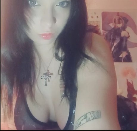 Naakte gelekte OnlyFans-foto van Wirednymph