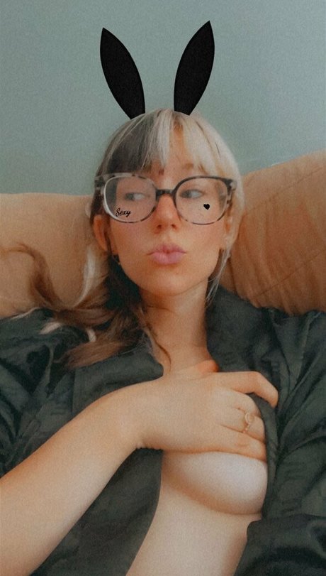 Naakte gelekte OnlyFans-foto van Elladevilfree