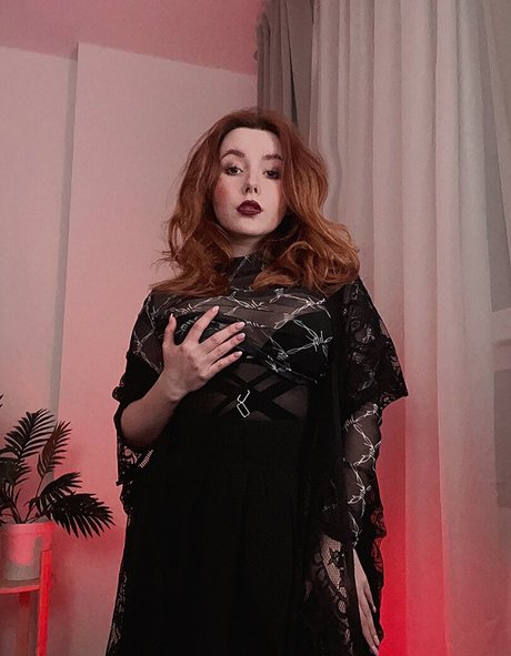 Naakte gelekte OnlyFans-foto van Rootyasha