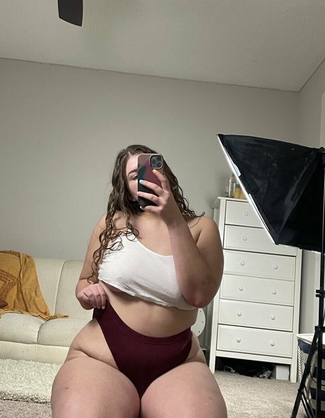 Naakte gelekte OnlyFans-foto van Rubypeachfree