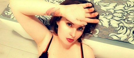 Naakte gelekte OnlyFans-foto van Lustymommy