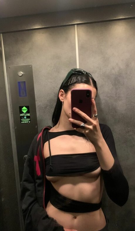 Naakte gelekte OnlyFans-foto van Evgenianirka