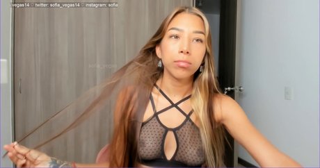 Naakte gelekte OnlyFans-foto van Sofiavegas