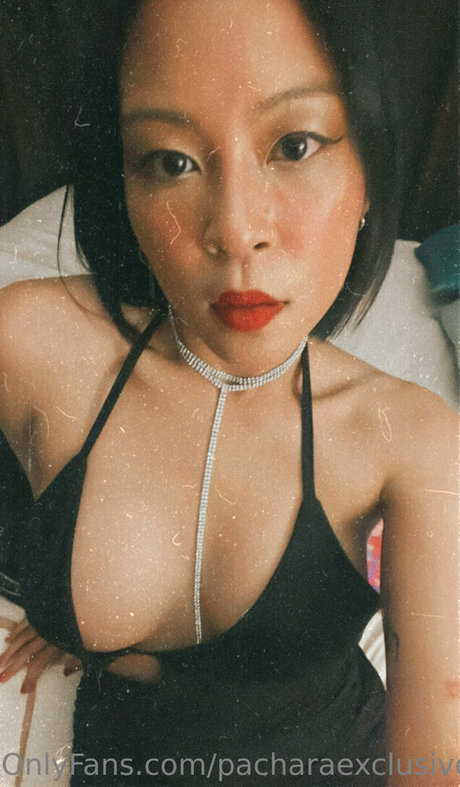 Naakte gelekte OnlyFans-foto van Pacharaexclusive