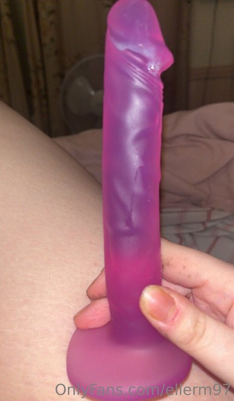 Naakte gelekte OnlyFans-foto van Ellerm97