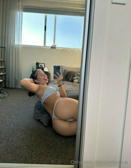 Naakte gelekte OnlyFans-foto van Jordanaw