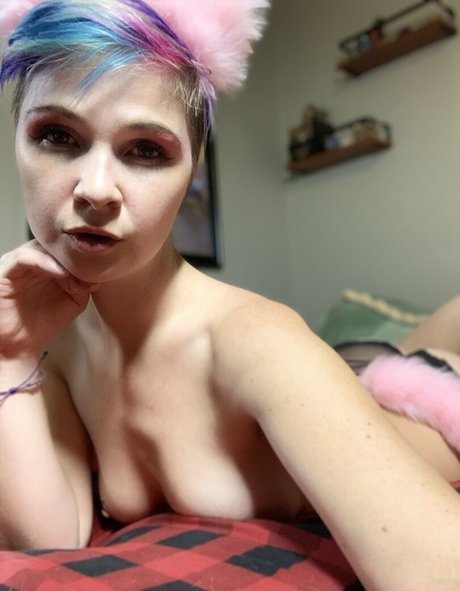 Naakte gelekte OnlyFans-foto van Cherryfoxjk