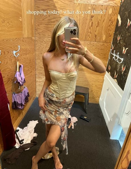 Naakte gelekte OnlyFans-foto van Bratt