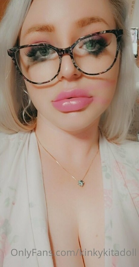 Naakte gelekte OnlyFans-foto van Kinkykitadoll