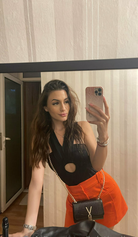 Naakte gelekte OnlyFans-foto van Kristylina