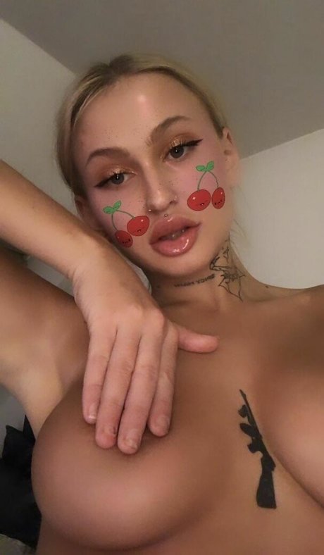 Naakte gelekte OnlyFans-foto van Elin Junkergard
