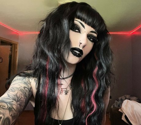Naakte gelekte OnlyFans-foto van Alyssa Rayn