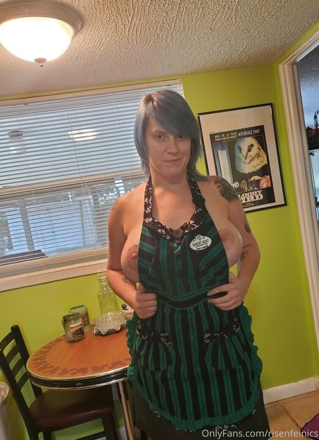 Naakte gelekte OnlyFans-foto van Risenfeinics