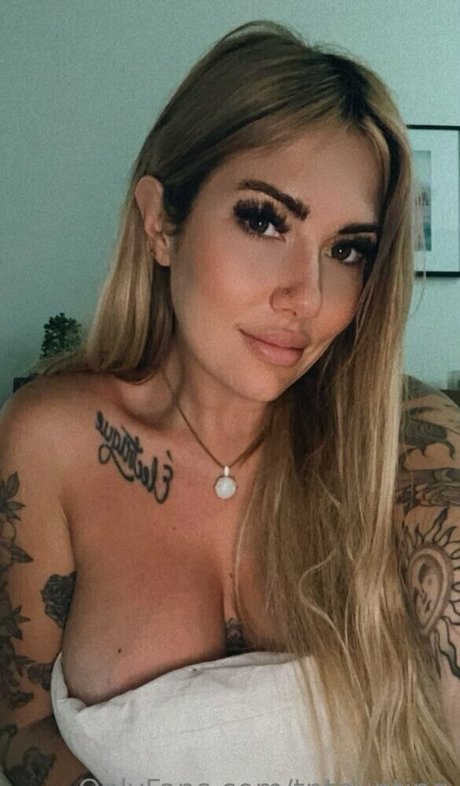 Carlyelectriclive