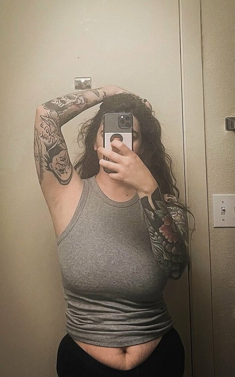 Naakte gelekte OnlyFans-foto van Frankiedarko