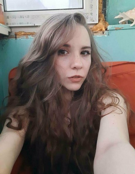 Naakte gelekte OnlyFans-foto van Charmingdora