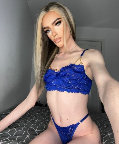 Naakte gelekte OnlyFans-foto van Spicyshantel