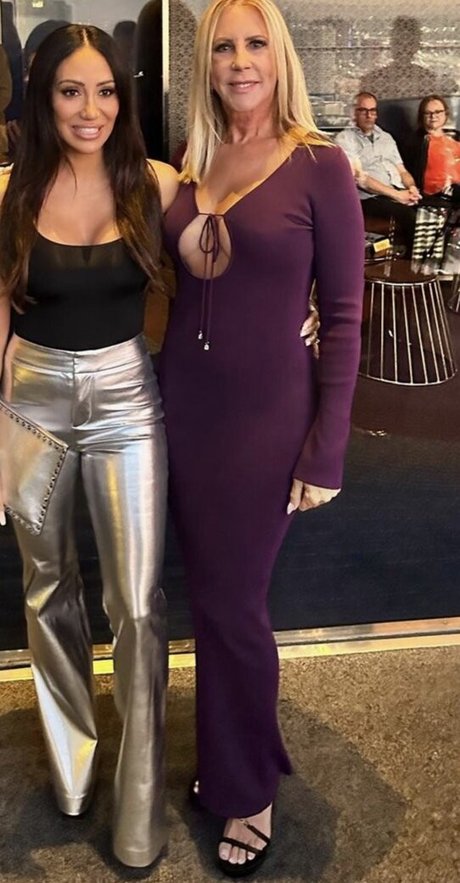 Naakte gelekte OnlyFans-foto van Vicki Gunvalson