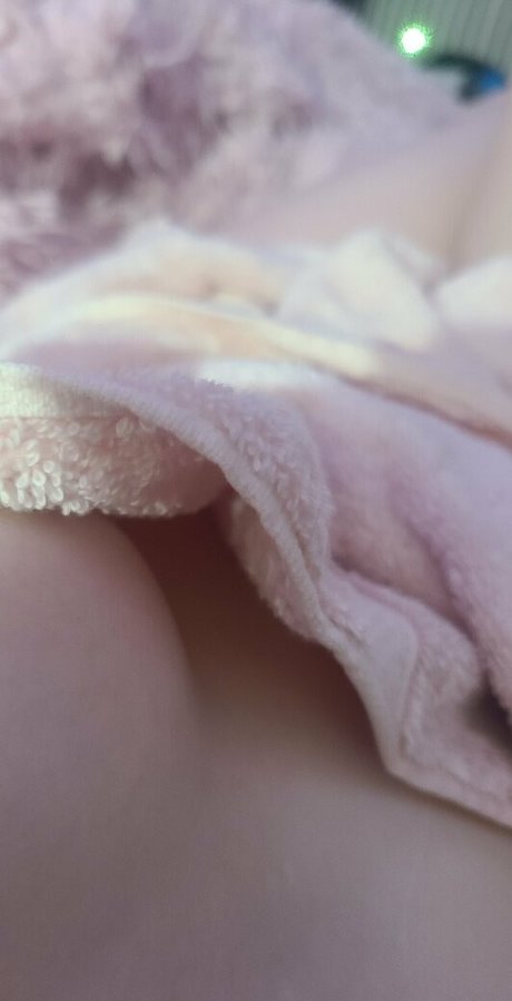 Naakte gelekte OnlyFans-foto van Pixiebait