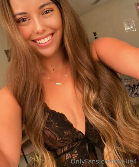 Naakte gelekte OnlyFans-foto van Newcrush