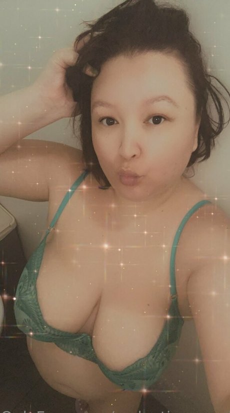 Naakte gelekte OnlyFans-foto van Brattyprincess25