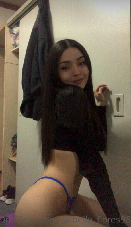 Naakte gelekte OnlyFans-foto van Isabellaflores98