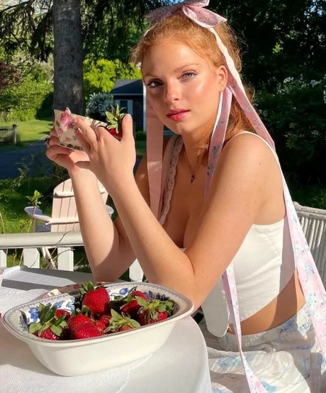 Naakte gelekte OnlyFans-foto van Sophia La Corte