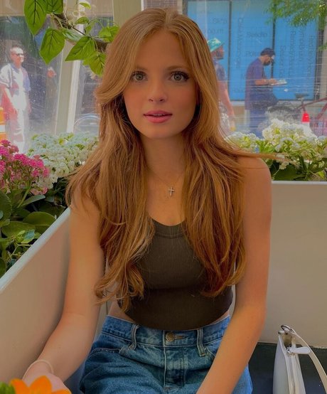 Naakte gelekte OnlyFans-foto van Sophia La Corte