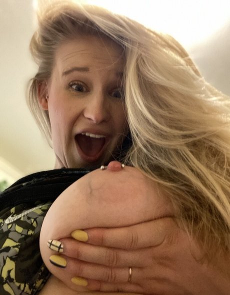 Naakte gelekte OnlyFans-foto van Heidisophiabobia