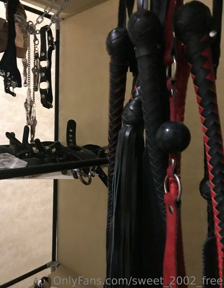 Naakte gelekte OnlyFans-foto van Mollydominatrix