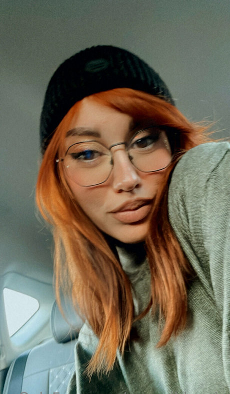 Naakte gelekte OnlyFans-foto van Saraawildee