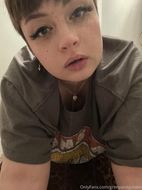 Naakte gelekte OnlyFans-foto van Audraobscura