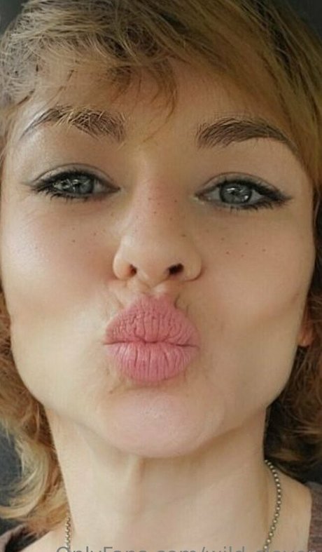 Naakte gelekte OnlyFans-foto van Wildclover